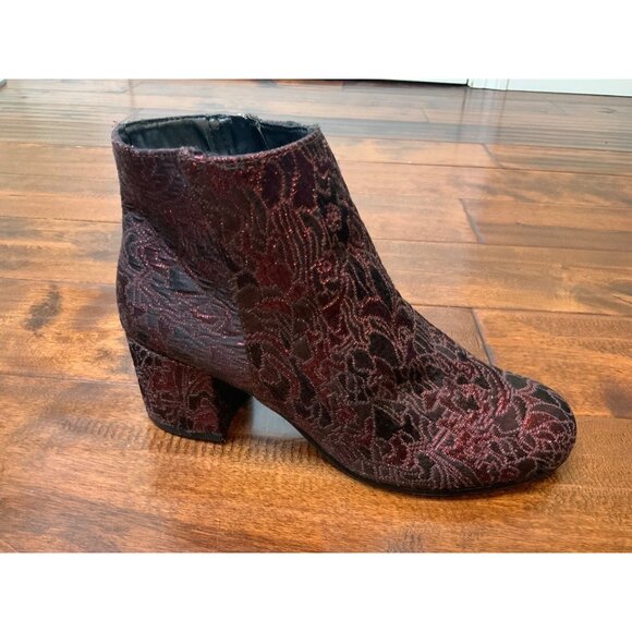 Circus by Sam Edelman Vikki Red Metallic Brocade Block Heel Ankle Boots, Sz 9.5 - Picture 1 of 11